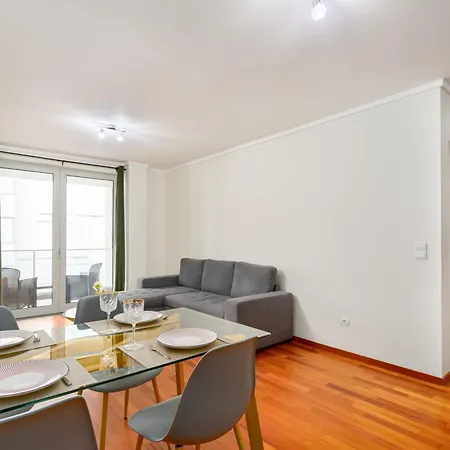 New Airport & Downtown Apartamento *