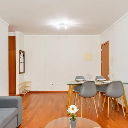 New Airport & Downtown Apartamento