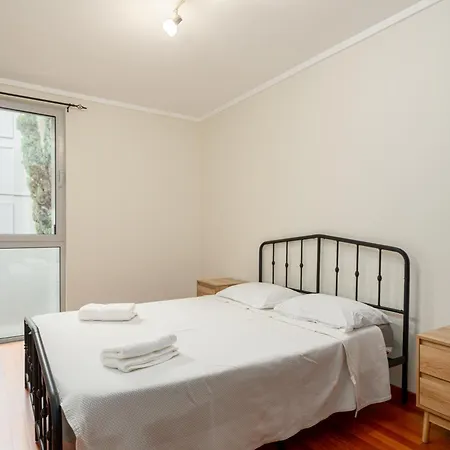 New Airport & Downtown Santa Cruz - Madeira