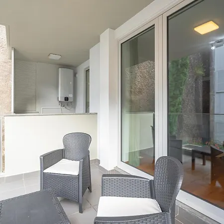 New Airport & Downtown Apartment