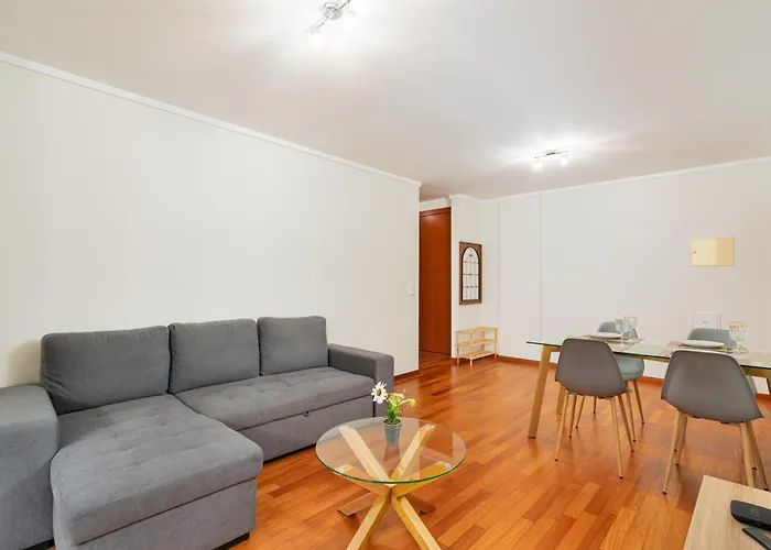 New Airport & Downtown Santa Cruz (Madeira)